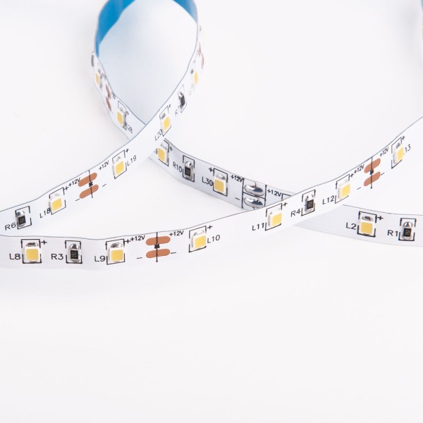 Комплект светодиодной ленты 12 В 4,8 Вт/м 60 Led/м 2835 IP20, холодный белый свет 6500К, 5 м Набор светодиодной ленты 12V 4,8W 60Led 2835 IP20 холодный белый, 5м